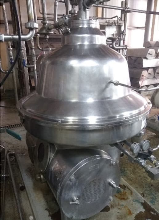 Centrifugal Separators for Self-Cleaning Discs
